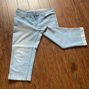 Faded Glory Women’s jeans size 12 in great used condition, please see all photos